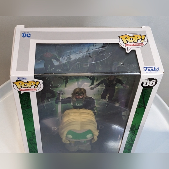 Funko Pop! Green Lantern 06 -DCeased vinyl figure Brand New - Picture 4 of 8